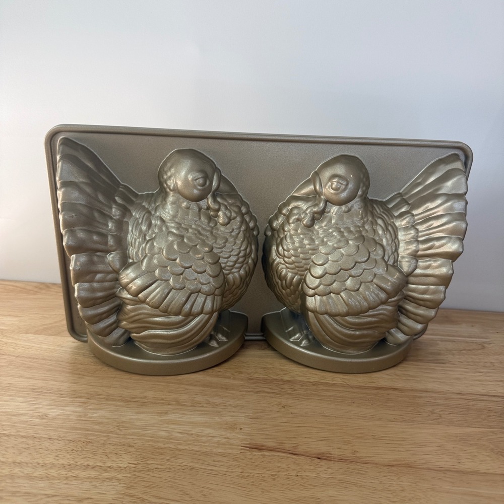Nordic Ware 3D Turkey Baking Pan Unisex OS Bronze Cast Aluminum 10 Cup USA